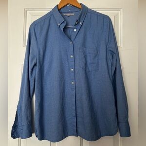Like New - GAP Blue Button-Up Shirt Size L (Ptp 20.5”)